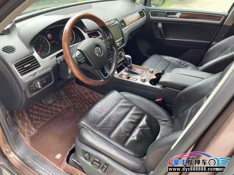 14年大众途锐轿车抵押车出售