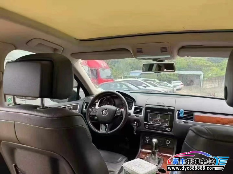 14年大众途锐轿车抵押车出售