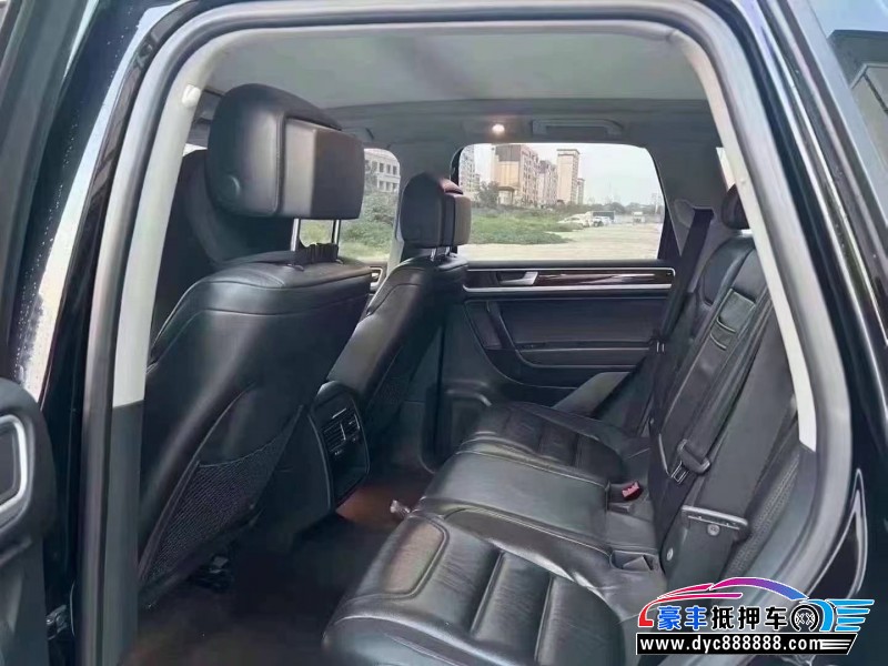 15年大众途锐轿车抵押车出售