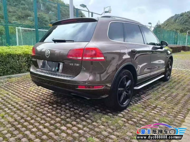 13年大众途锐轿车抵押车出售