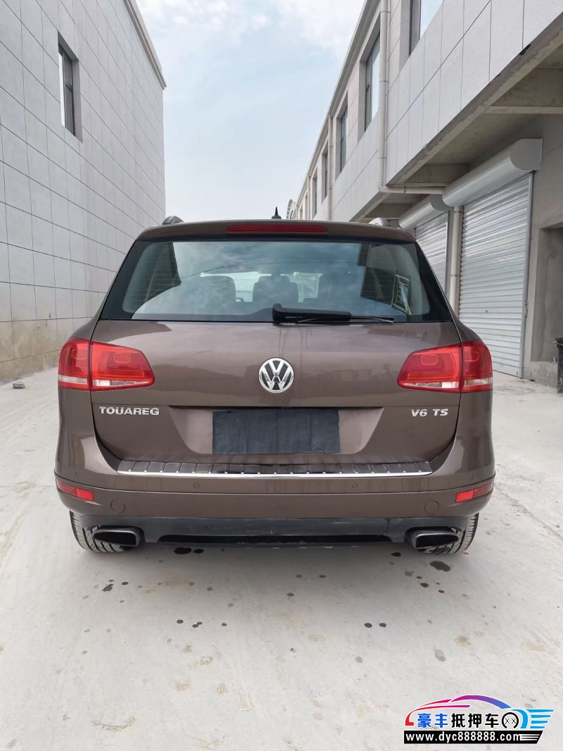 13年大众途锐轿车抵押车出售