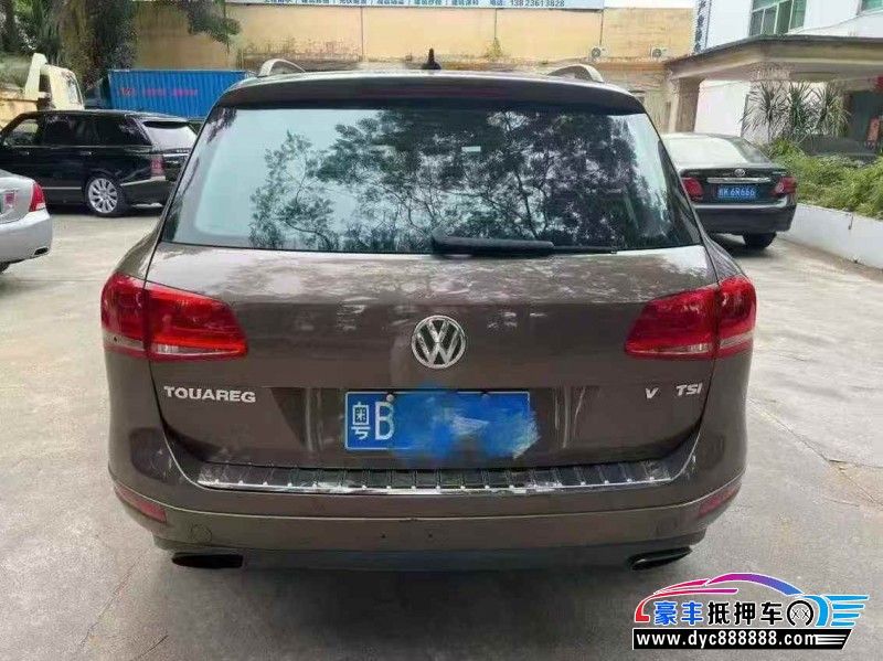 13年大众途锐轿车抵押车出售