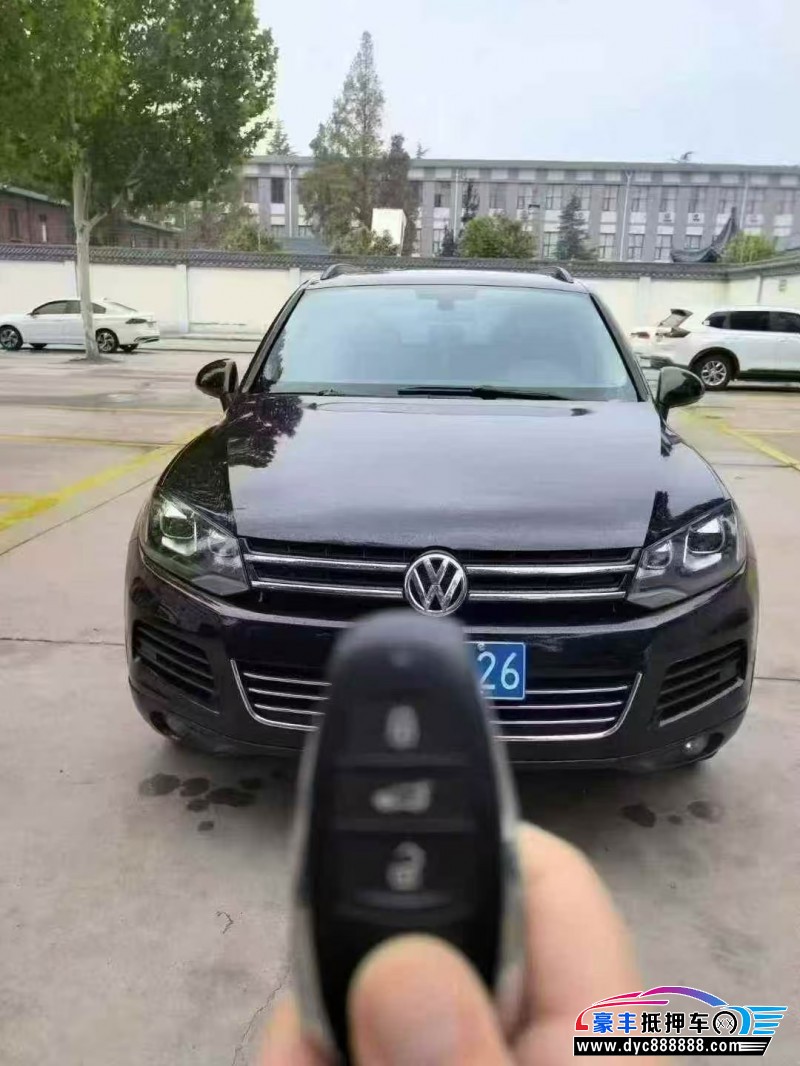 12年大众途锐轿车抵押车出售