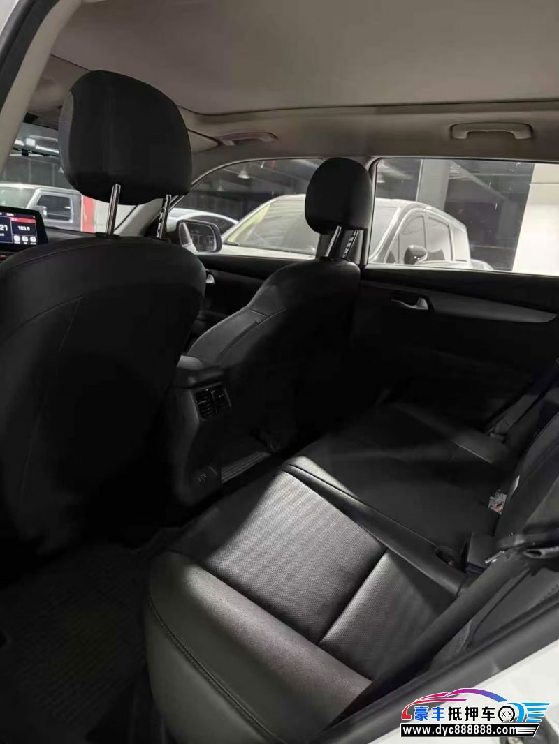 19年起亚智跑轿车抵押车出售