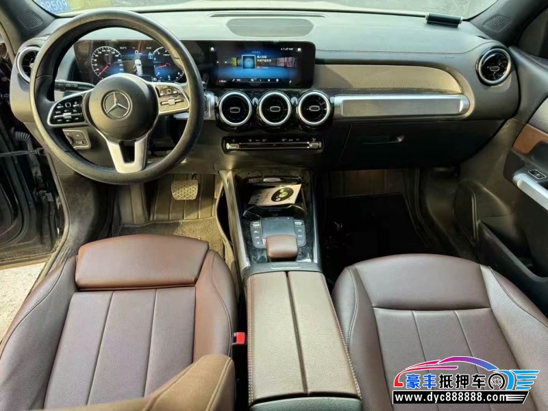 23年奔驰GLB轿车抵押车出售