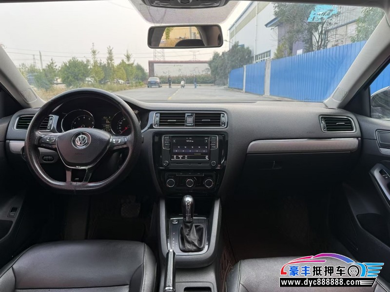 17年大众速腾轿车抵押车出售