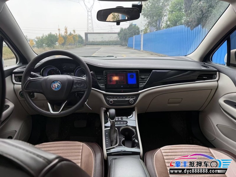 20年别克威朗轿车抵押车出售