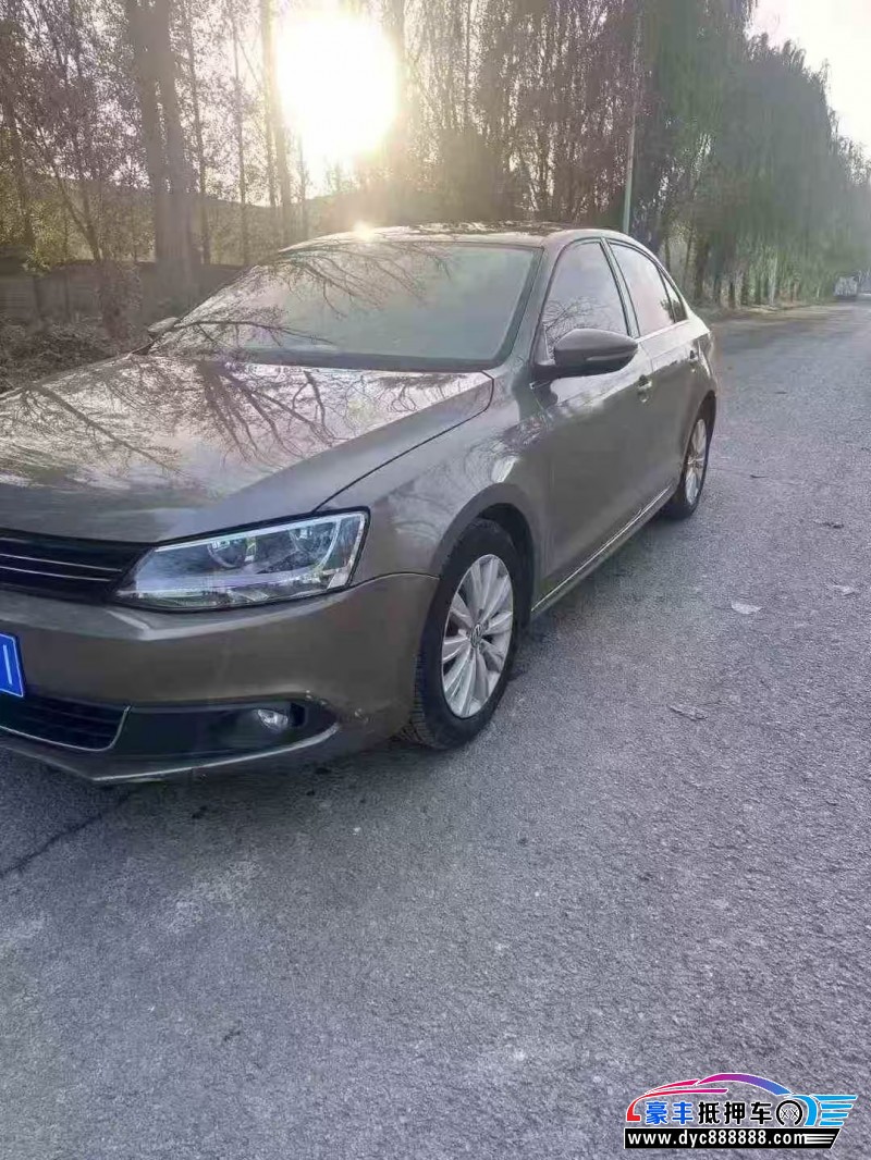 14年大众速腾轿车抵押车出售