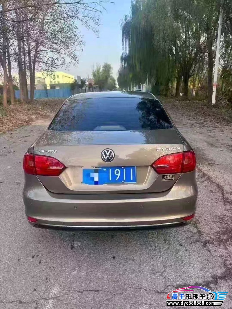 14年大众速腾轿车抵押车出售