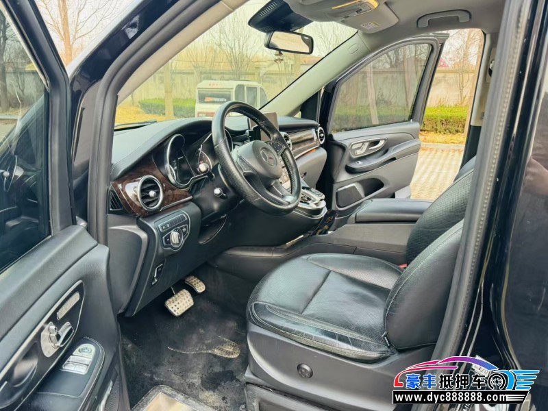 18年奔驰V轿车抵押车出售