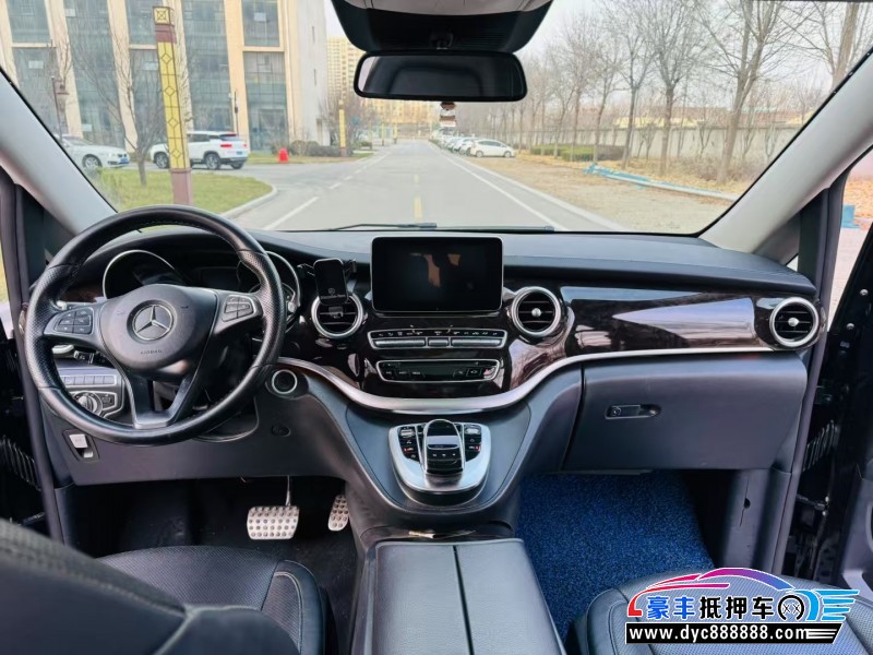 18年奔驰V轿车抵押车出售