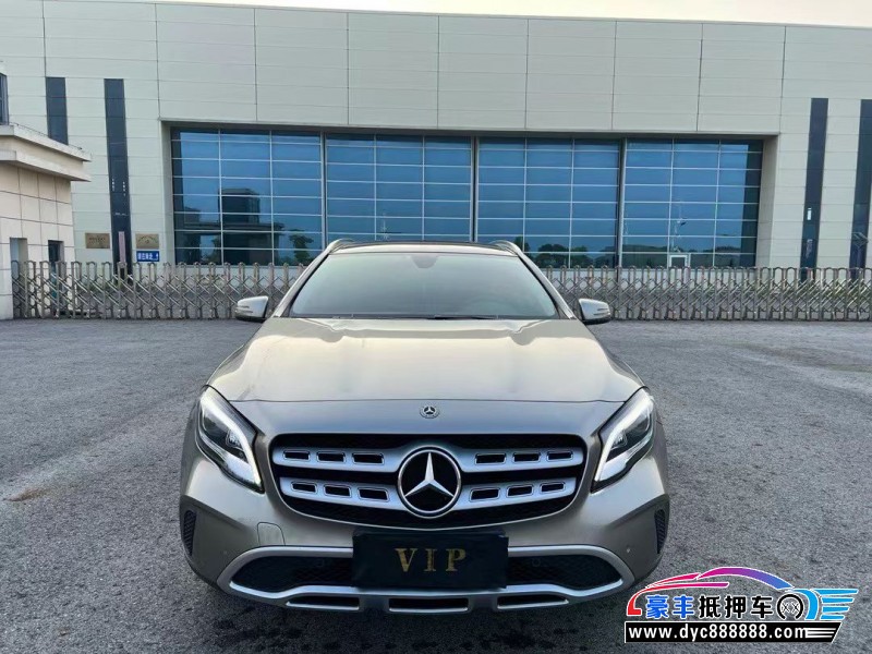 19年奔驰GLA轿车抵押车出售