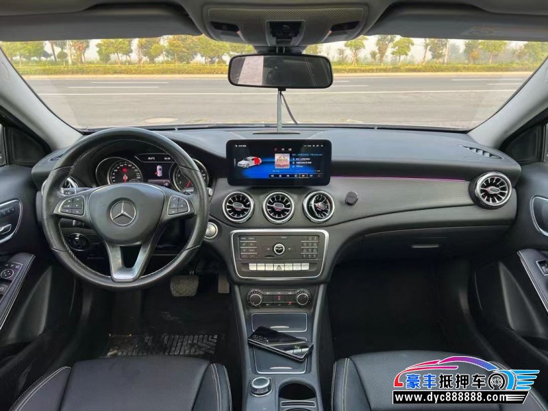 19年奔驰GLA轿车抵押车出售