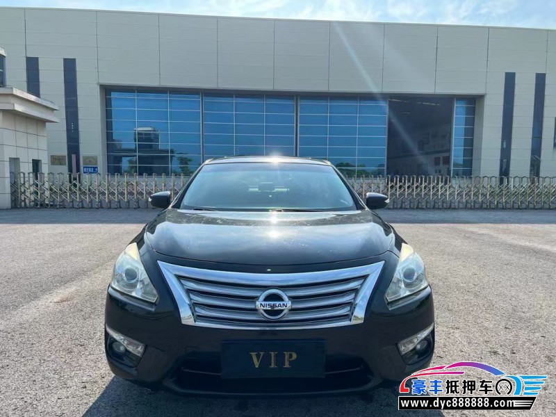 15年日产天籁轿车抵押车出售