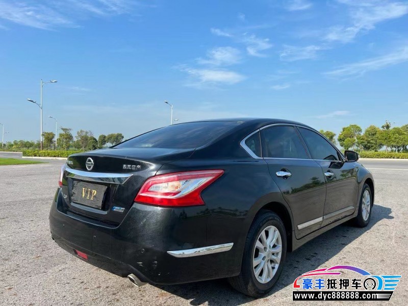 15年日产天籁轿车抵押车出售
