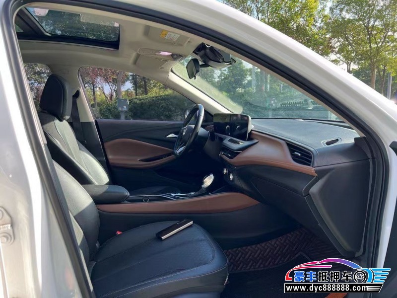 22年别克威朗轿车抵押车出售