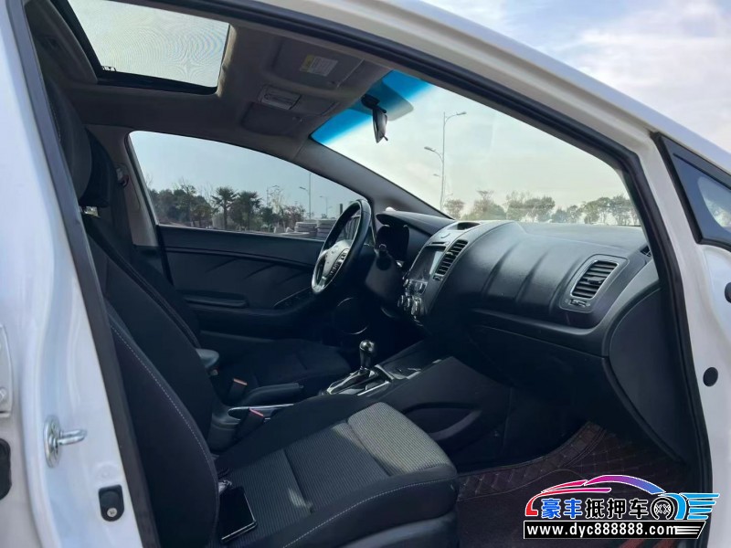 16年起亚K3轿车抵押车出售