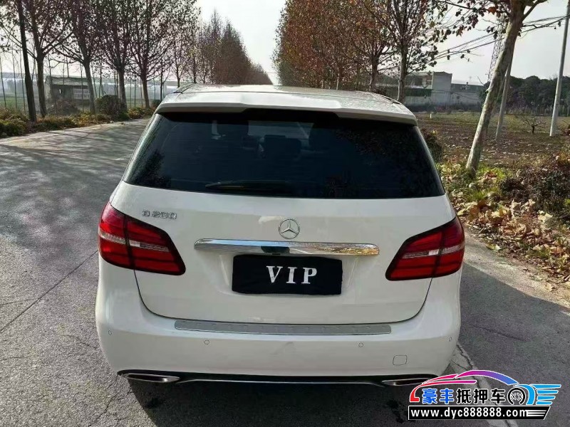18年奔驰B轿车抵押车出售