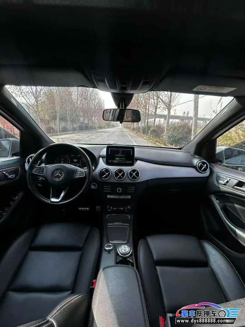 18年奔驰B轿车抵押车出售