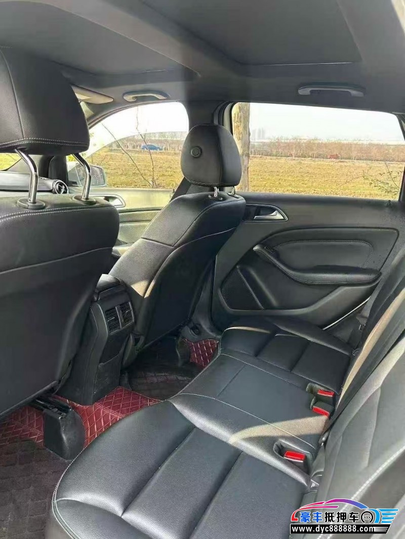 18年奔驰B轿车抵押车出售