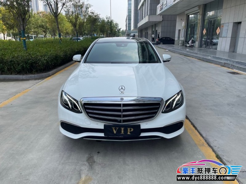 17年奔驰E轿车抵押车出售