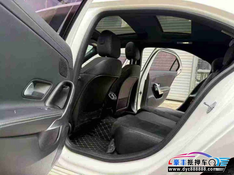 20年奔驰A轿车抵押车出售