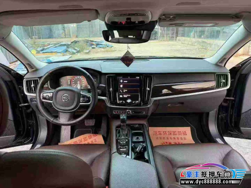 17年沃尔沃S90轿车抵押车出售