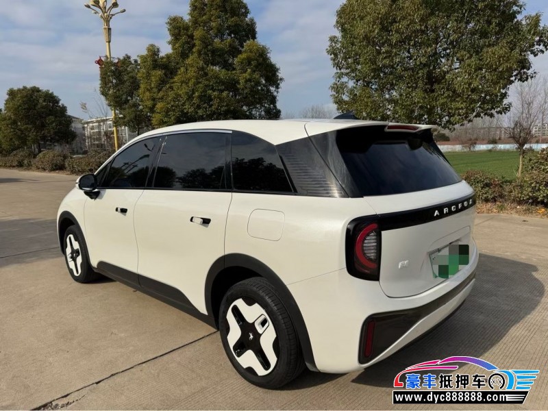 25年极狐考拉轿车抵押车出售