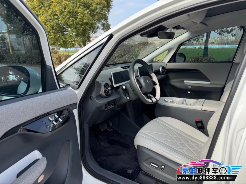 25年极狐考拉轿车抵押车出售