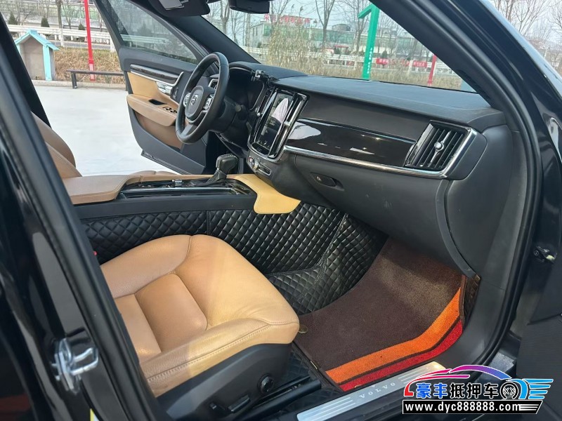 17年沃尔沃S90轿车抵押车出售