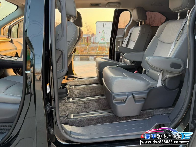 24年丰田塞纳轿车抵押车出售