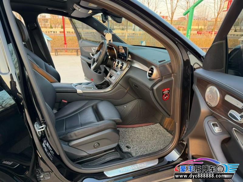 20年奔驰GLC轿车抵押车出售