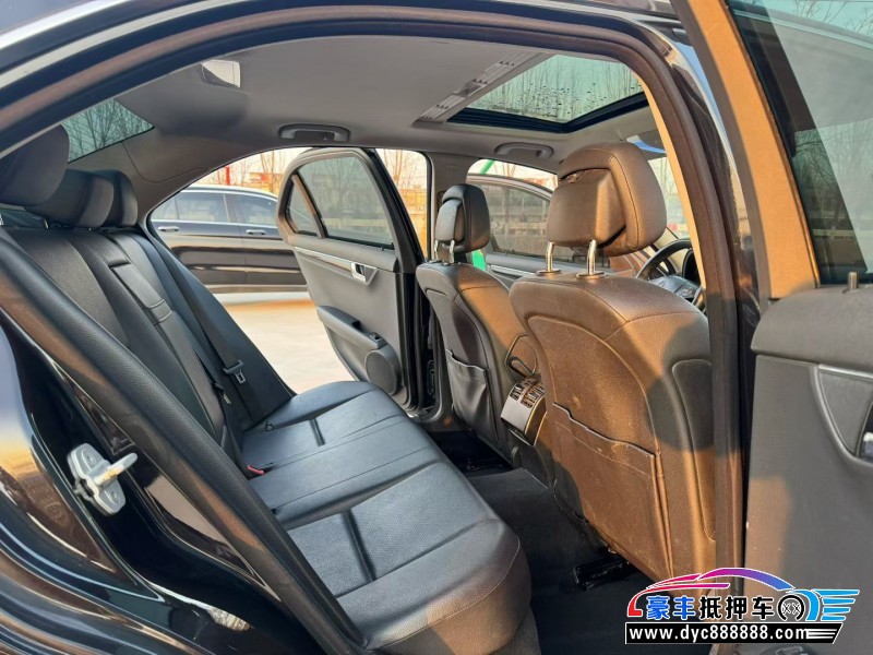 11年奔驰C轿车抵押车出售