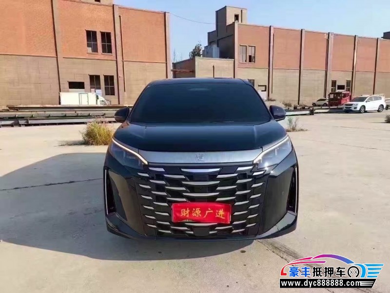 抵押车出售25年比亚迪夏轿车