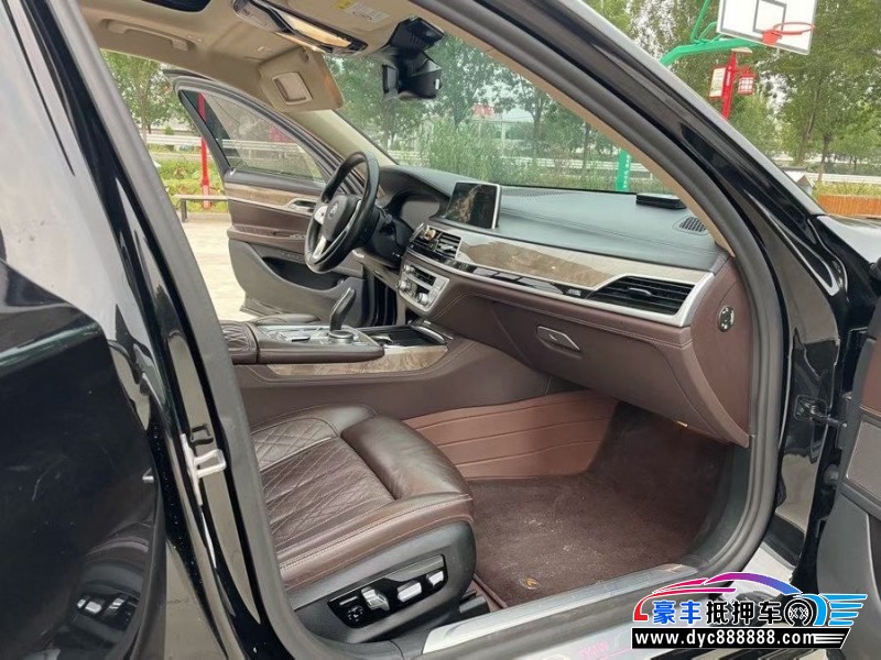 20年宝马7系轿车抵押车出售