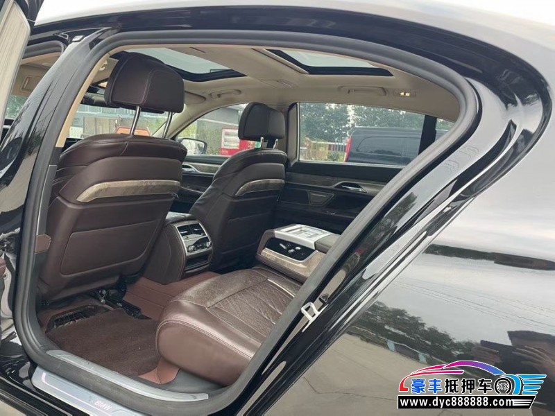 20年宝马7系轿车抵押车出售