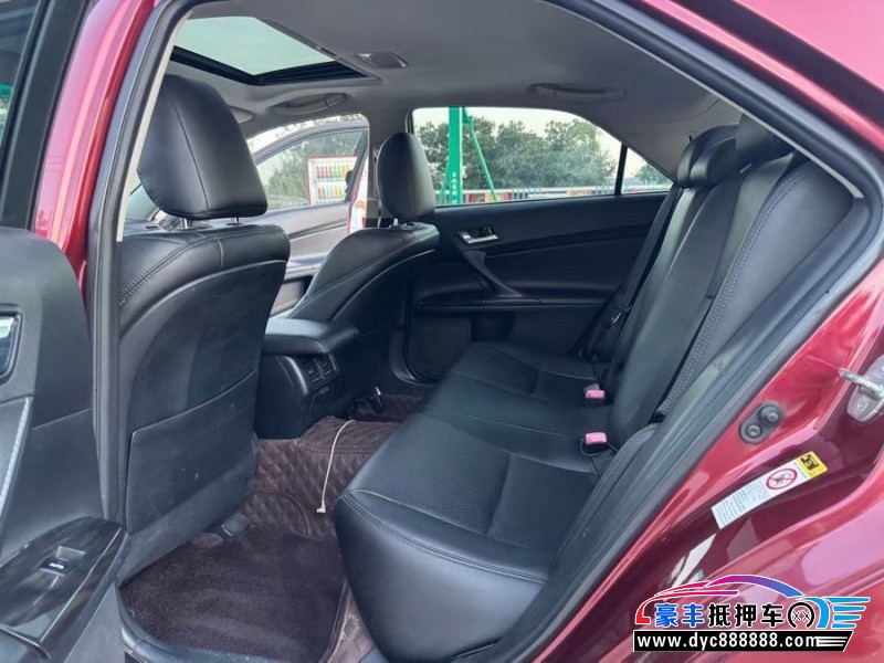 11年丰田锐志轿车抵押车出售