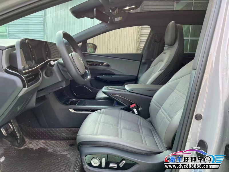 24年红旗EH7轿车抵押车出售