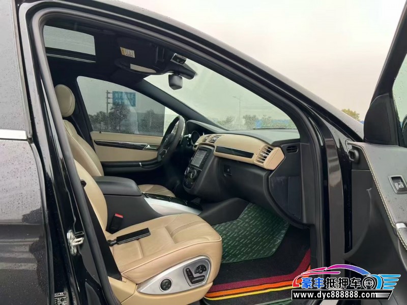 16年奔驰R轿车抵押车出售