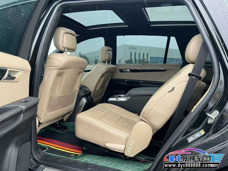 16年奔驰R轿车抵押车出售