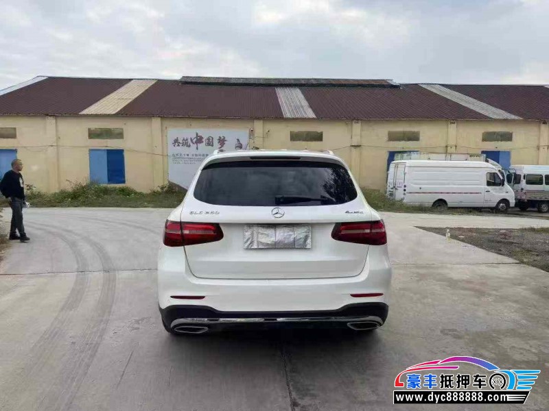 17年奔驰GLC轿车抵押车出售