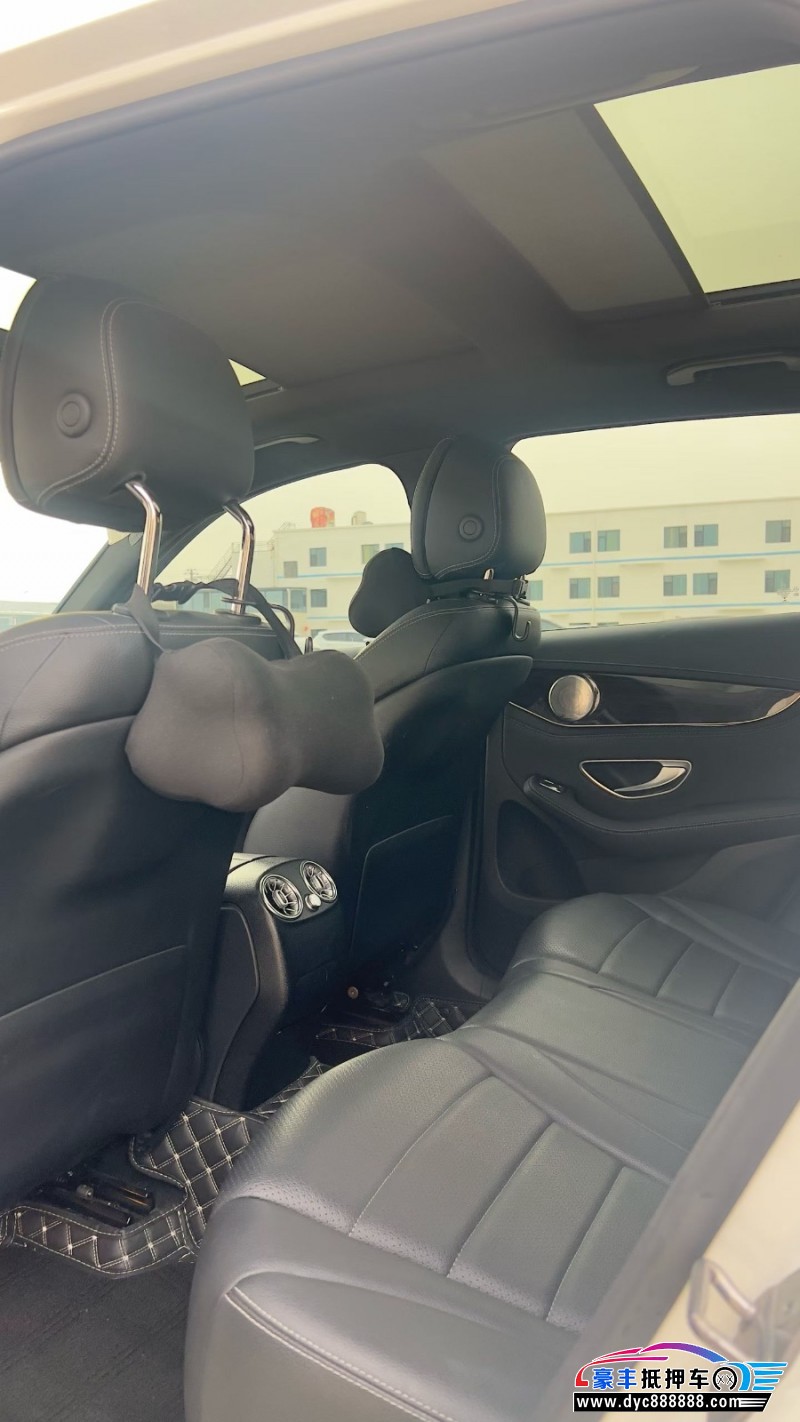 17年奔驰GLC轿车抵押车出售