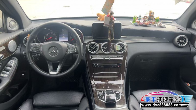 17年奔驰GLC轿车抵押车出售