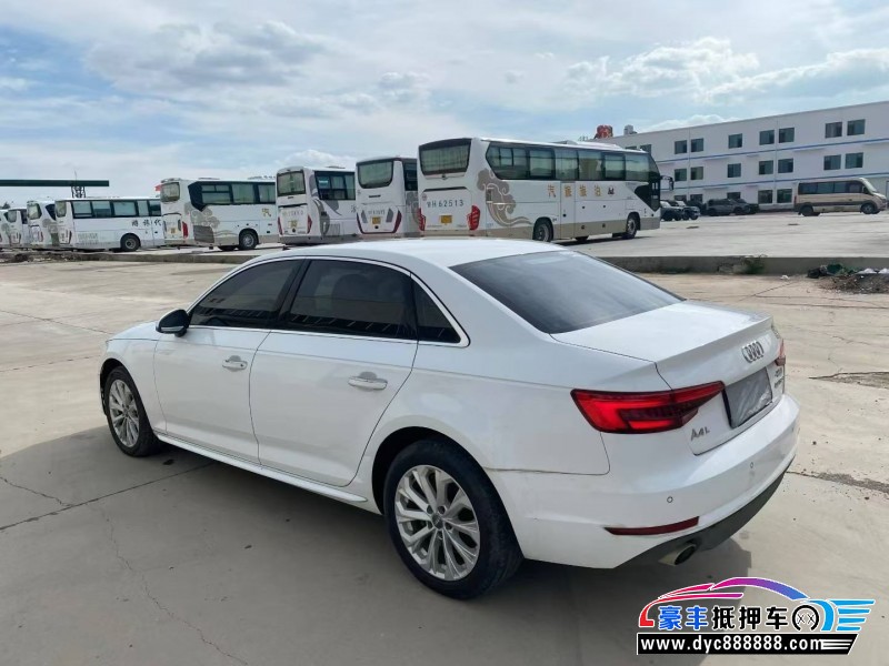 17年奥迪A4轿车抵押车出售