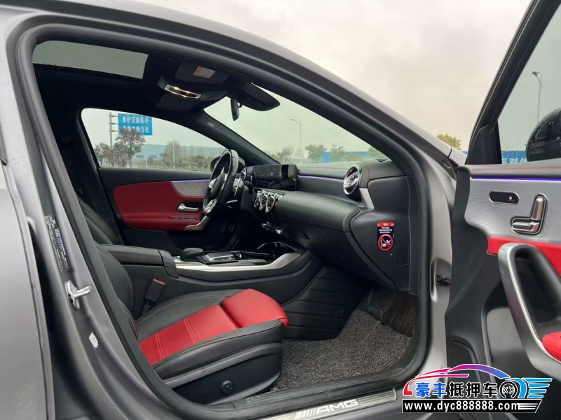 22年奔驰A级AMG轿车抵押车出售