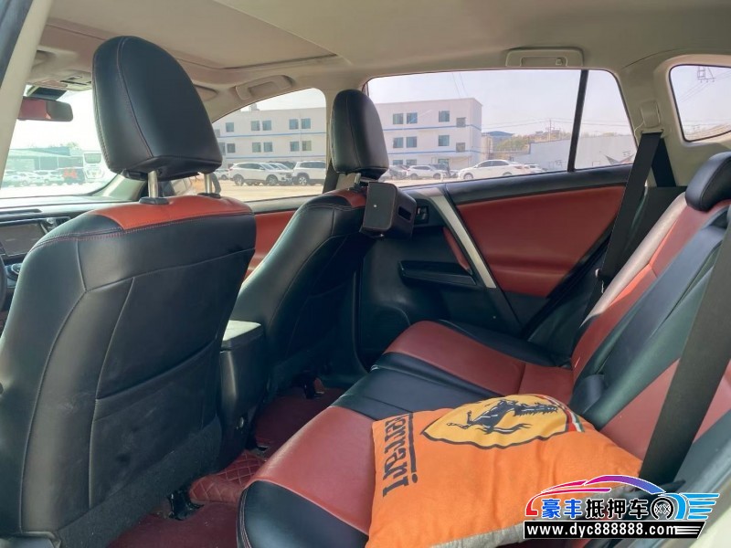 19年丰田RAV4轿车抵押车出售