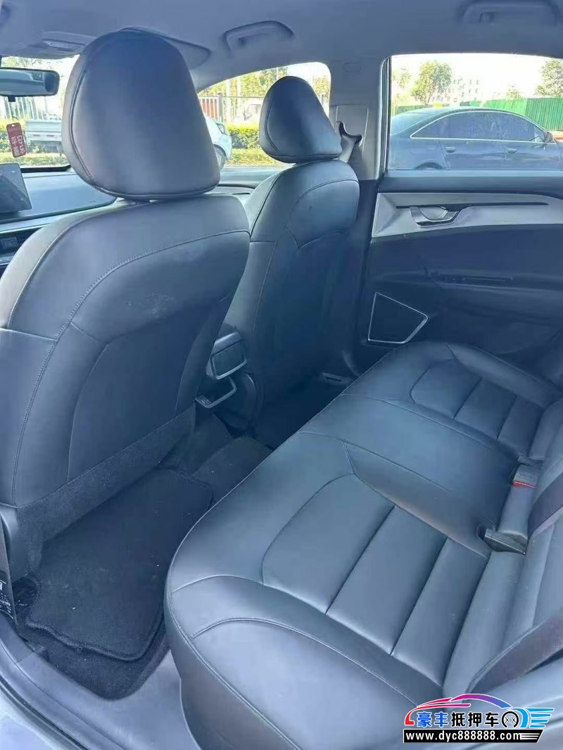 24年吉利几何轿车抵押车出售