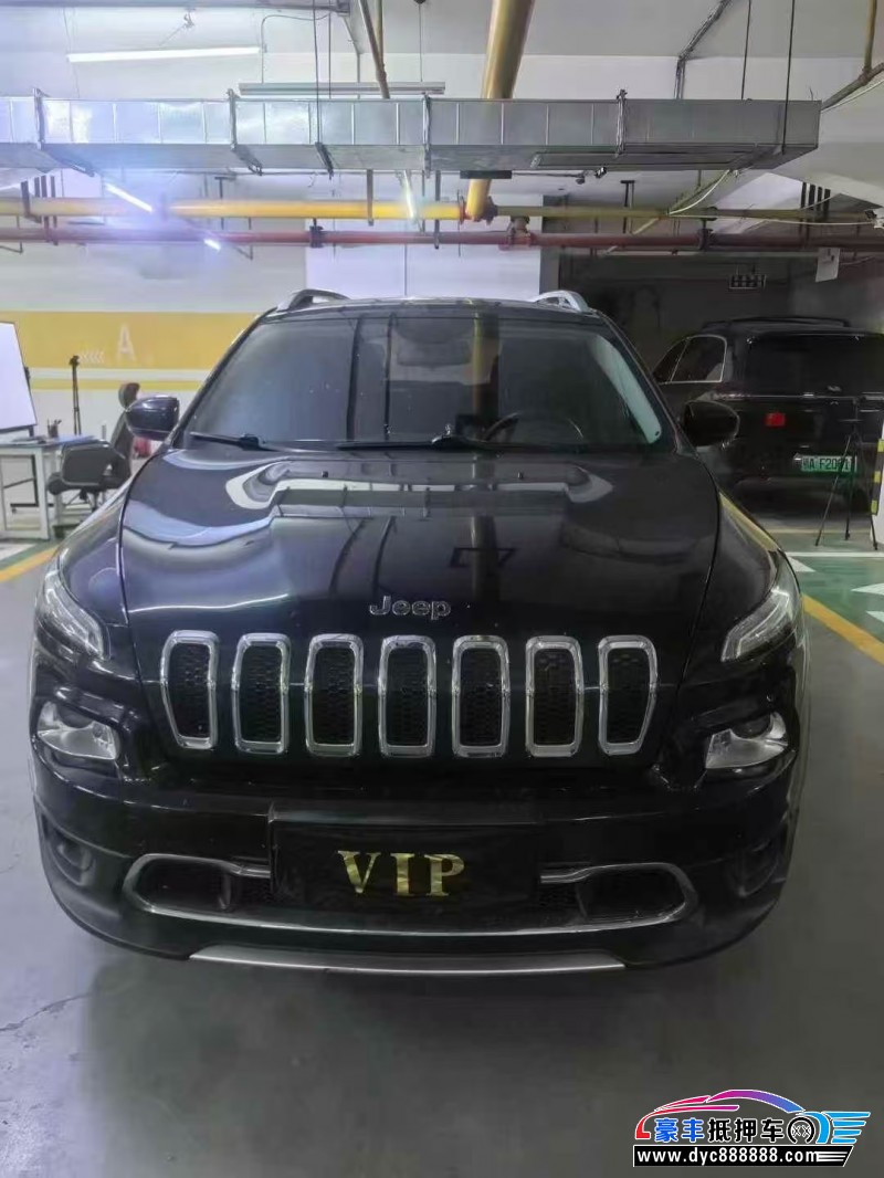 18年Jeep自由光轿车抵押车出售