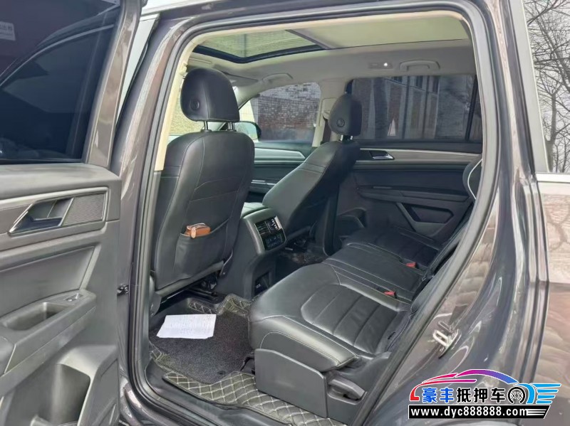 18年大众辉昂轿车抵押车出售