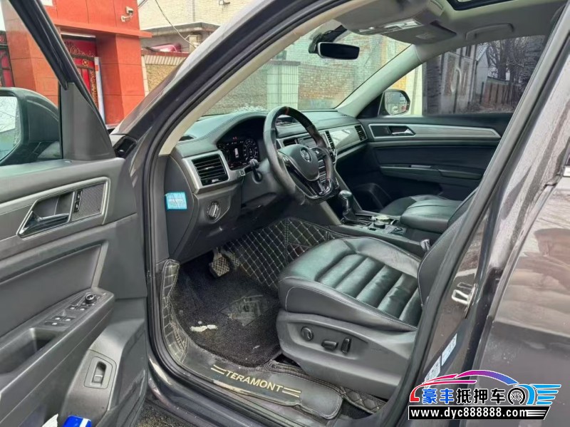 18年大众辉昂轿车抵押车出售